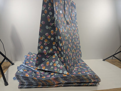 16 Pack XL Spritz Gift Bags Plus 16 Packs Of Decorative Tissue