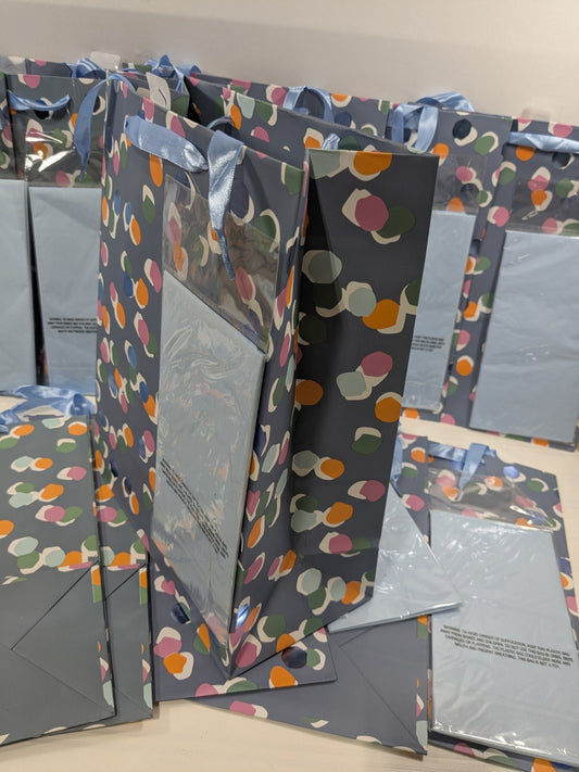 15 Pack 10x12 Spritz Gift Bags Plus 15 Packs Of Decorative Tissue