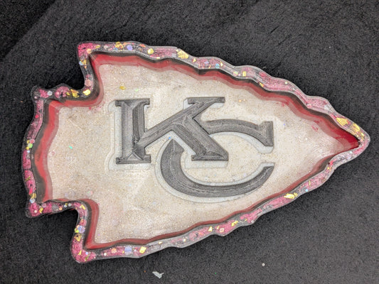 Kansas City Chiefs Resin Art Tray – Handmade Arrowhead Design