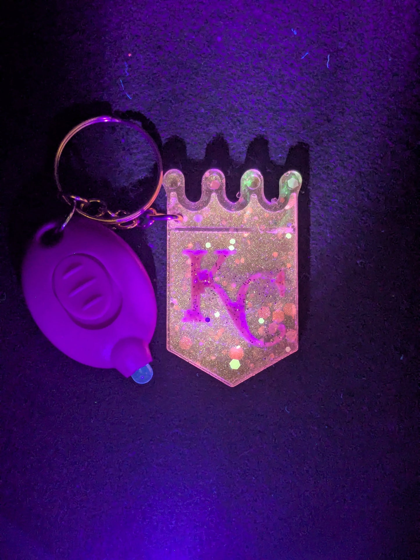 Luminous Handcrafted Kansas City Royals Crown Resin Art Keychain with UV LED Blacklight