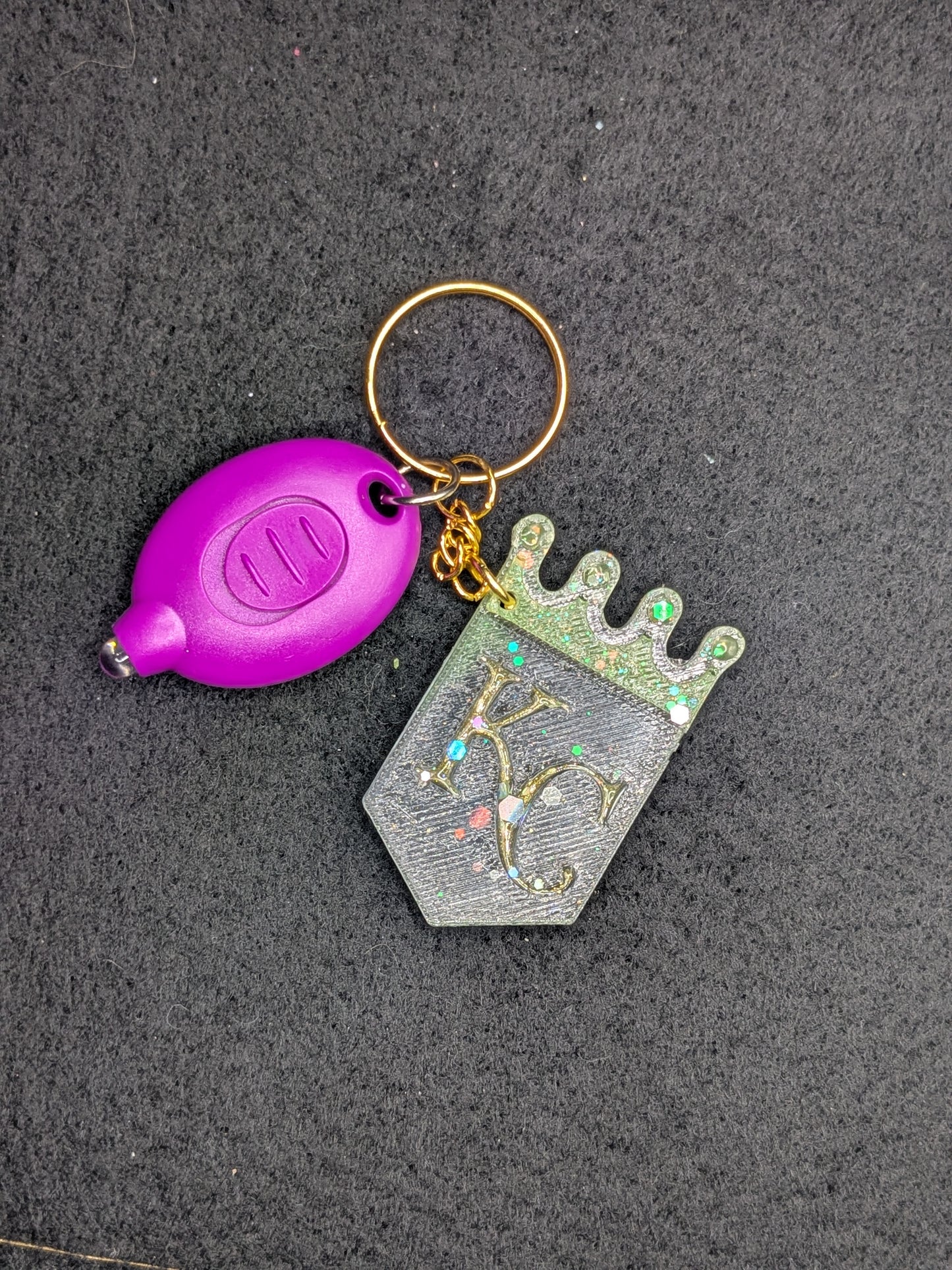 Luminous Handcrafted Kansas City Royals Crown Resin Art Keychain with UV LED Blacklight